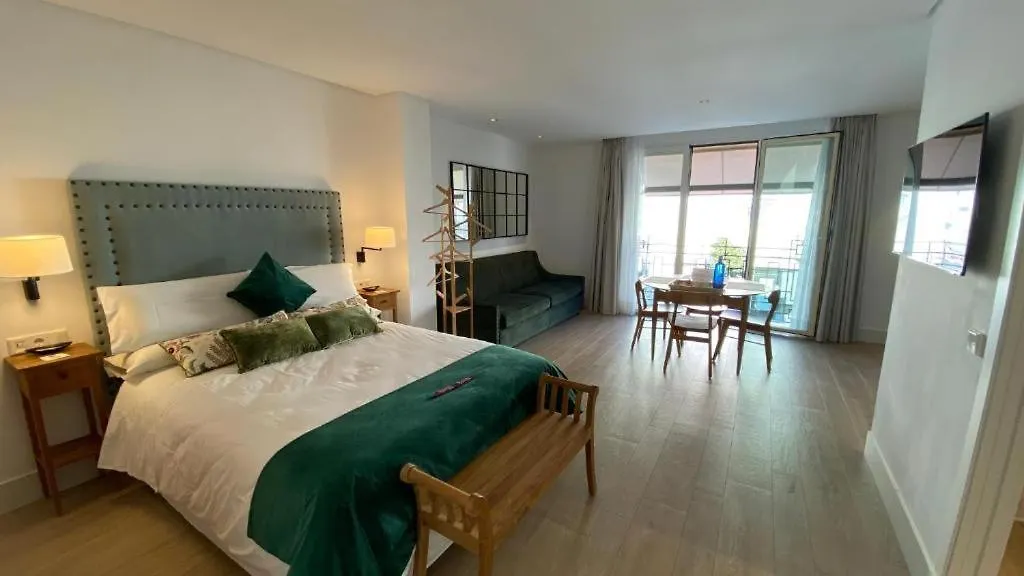 Apartamentos Turisticos La Plaza Chipiona 0*,