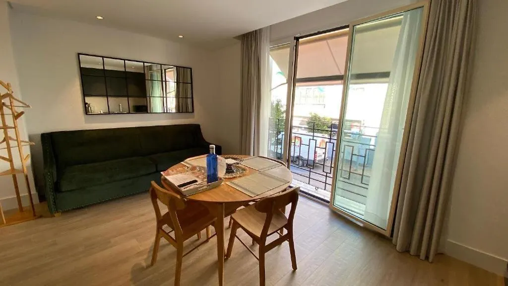 Apartamentos Turisticos La Plaza Chipiona